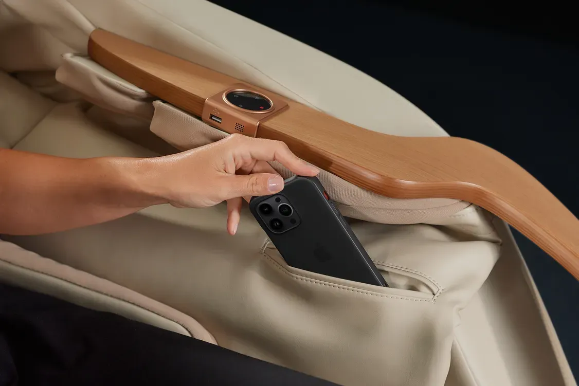 Smartphone pocket